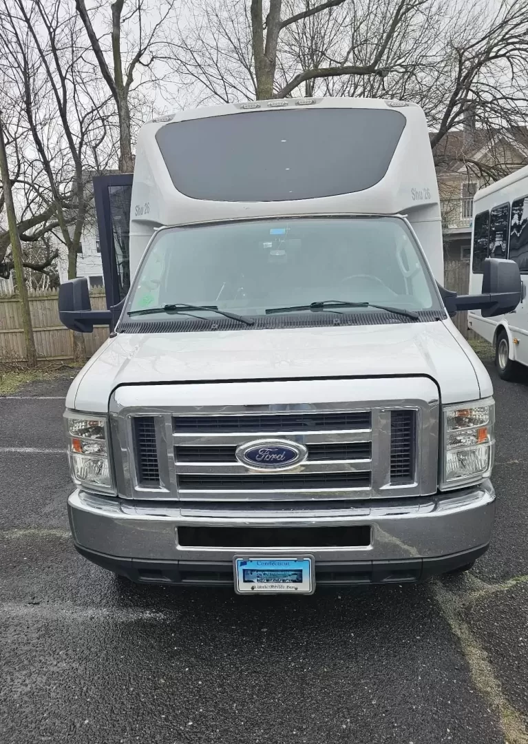 2017 White /Black Ford E450 with an V10 engine, Auto transmission, 0.000000, 0.000000 - 2017 FORD E450 BERKSHIRE (EXECUTIVE STYLE) 6.8L GAS V-10 - 25 PASSENGERS GERFLOR WOOD LOOK FLOORING CEILING MOUNT HEAT AND A/C GRAY SUEDE CEILING WITH WHITE LIGHTS BLUE ACCENT LIGHTING BERKSHIRE SEATS: HIGH BACK RECLINERS RETRACTABLE SEAT BELTS AISLE ARMRESTS REAR FLIP SEATS TO ACCOMMODATE LUGGAGE R - Photo#3