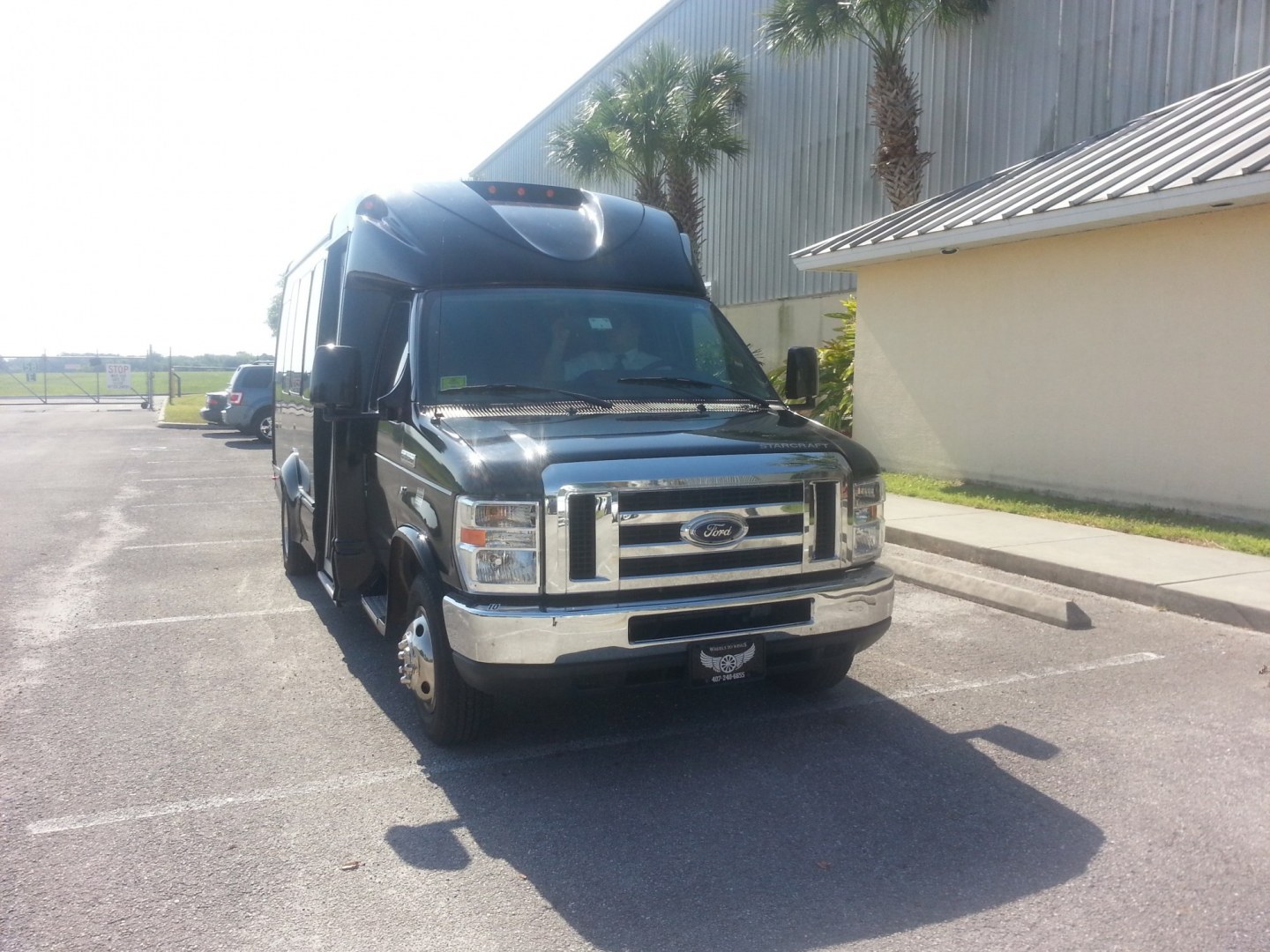 2012 Black /Black Ford E350 with an V10 engine, Auto transmission, 0.000000, 0.000000 - 2012 FORD E 350 13 PASSENGER BLACK/BLACK BUS - V10 – AUTO - Photo#1