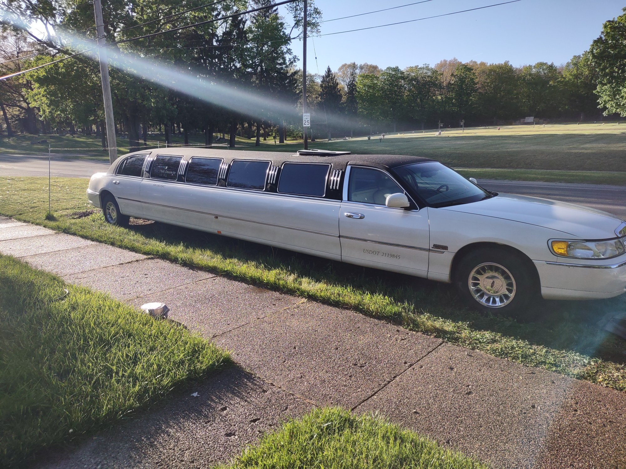 photo of . 2001 TUX WESTWIND LINCOLN 