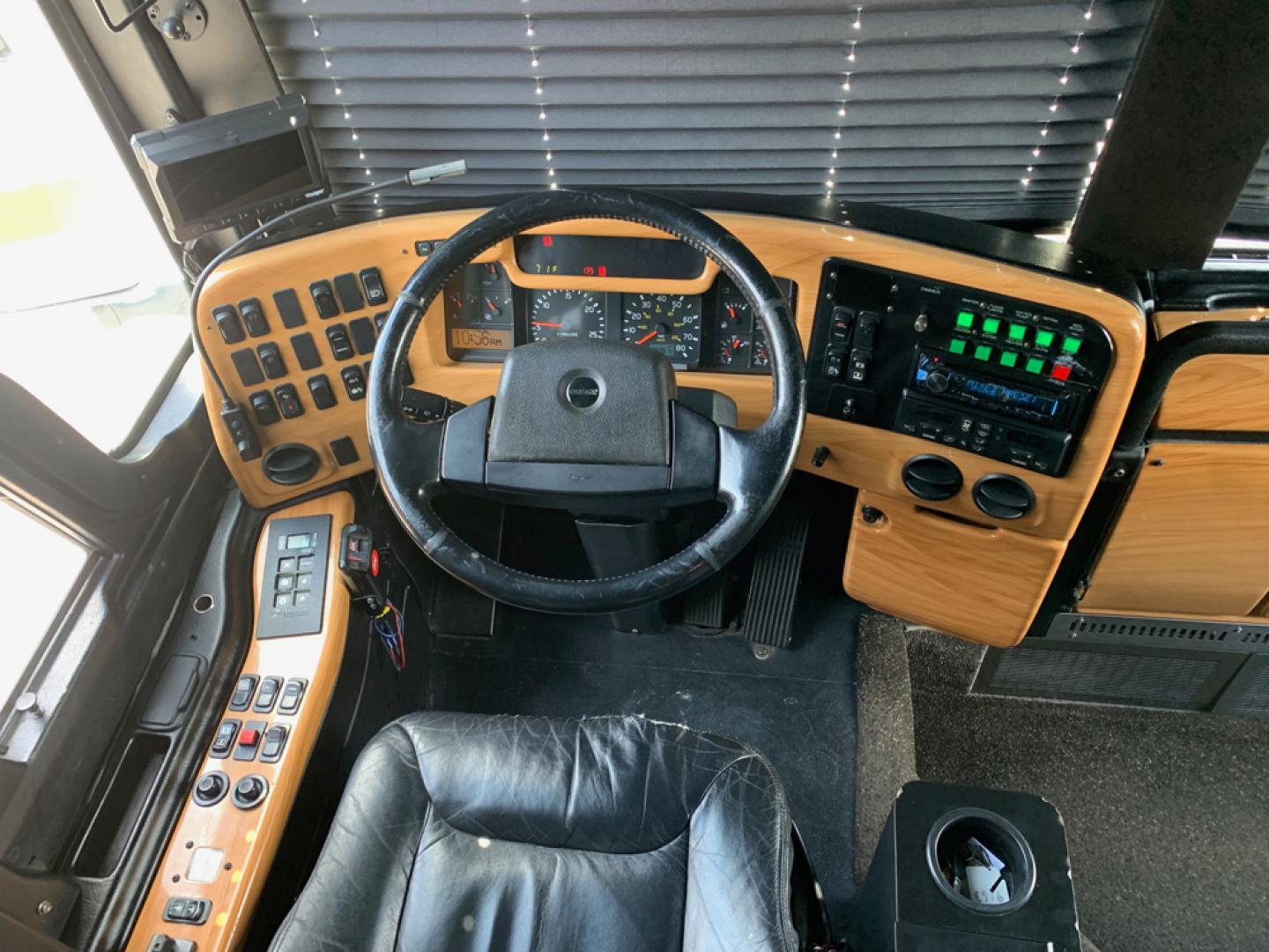 2008 Multi /Black Prevost XLII with an Series 60 Detroit Diesel engine, Allison transmission, 0.000000, 0.000000- Photo#11