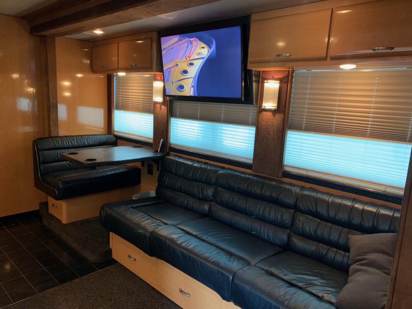 2008 Multi /Black Prevost XLII with an Series 60 Detroit Diesel engine, Allison transmission, 0.000000, 0.000000- Photo#14