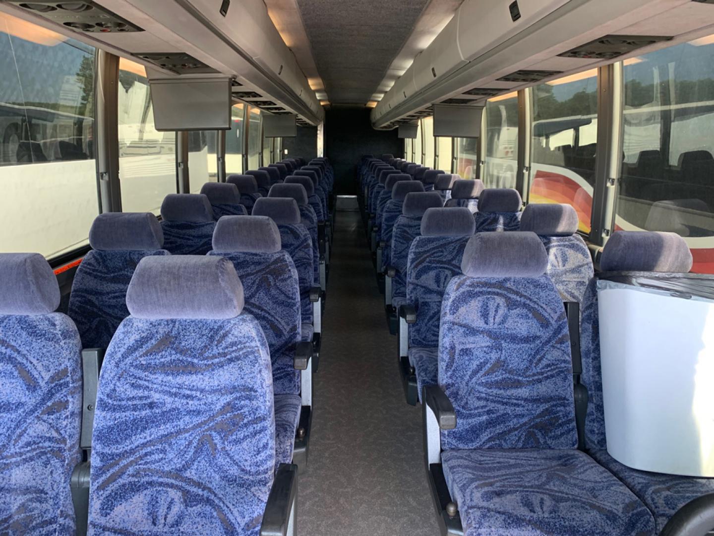 2005 White /Blue Prevost XLII with an Series 60 Detroit Diesel engine, Allison transmission, 0.000000, 0.000000 - 2005 Prevost XL-II - Series 60 Detroit Diesel - Allison Auto Transmission - 45' - 50 Passengers - 5 Monitors and DVD - Enclosed Parcel Racks – Restroom - Aluminum Wheels- Photo#10