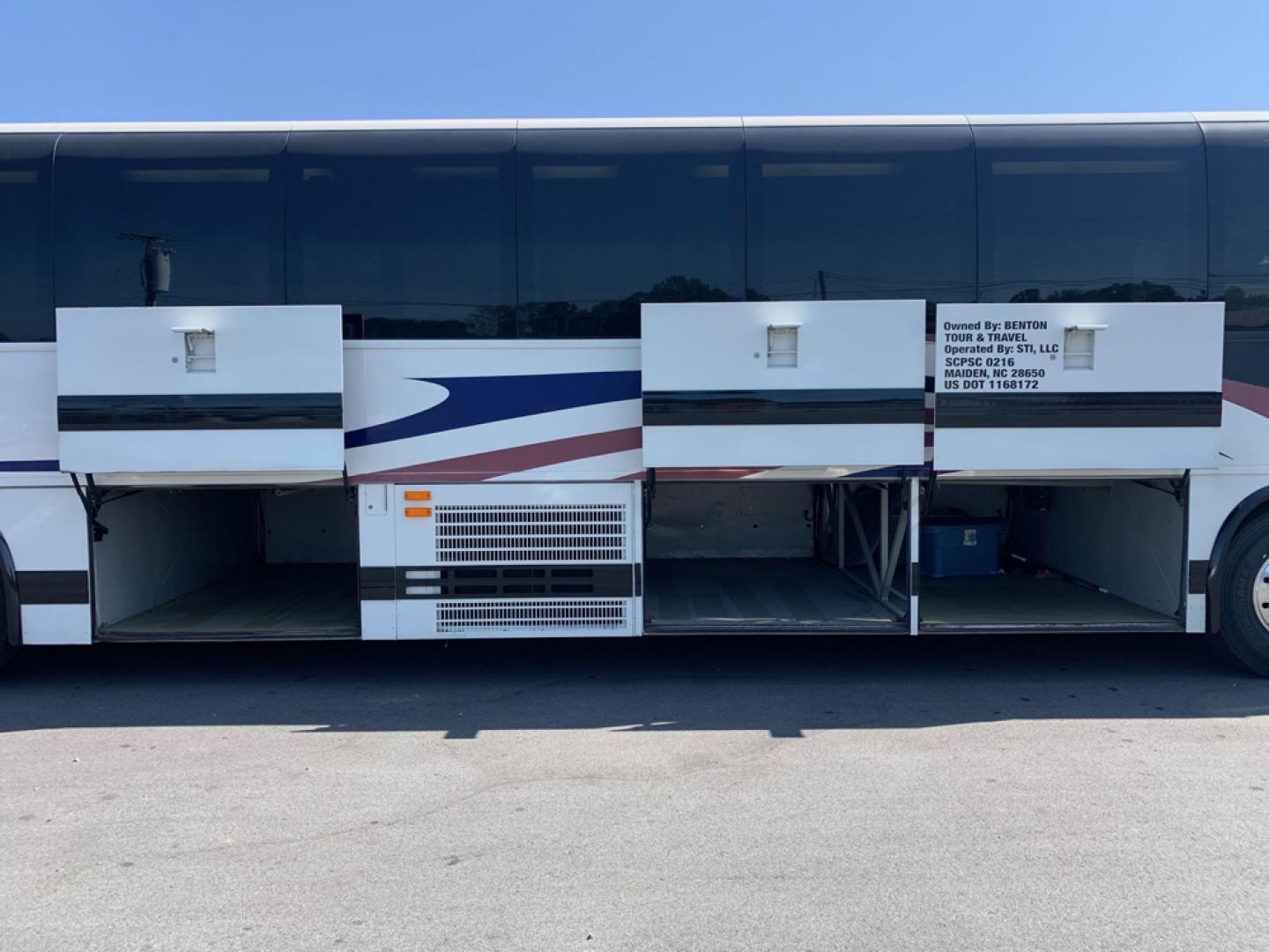 2005 White /Blue Prevost XLII with an Series 60 Detroit Diesel engine, Allison transmission, 0.000000, 0.000000 - 2005 Prevost XL-II - Series 60 Detroit Diesel - Allison Auto Transmission - 45' - 50 Passengers - 5 Monitors and DVD - Enclosed Parcel Racks – Restroom - Aluminum Wheels- Photo#14
