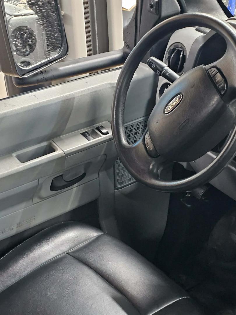 2017 Black /Black Ford E450 with an V10 engine, Automatic transmission, 0.000000, 0.000000 - 2017 FORD E450 FEDERAL COACH (EXECUTIVE STYLE) 6.8L V10 GAS ENGINE MILES -24 PASSENGERS WOOD LOOK FLOORING REAR HEAT AND A/C CEILING WITH WHITE LIGHTS WHITE ACCENT LIGHTING HIGH BACK RECLINERS RETRACTABLE SEAT BELTS AISLE ARMRESTS REAR LUGGAGE WALL AND DOOR REAR BUMPER STEP CLEARVIEW ESCAPE HATCH RE- Photo#19
