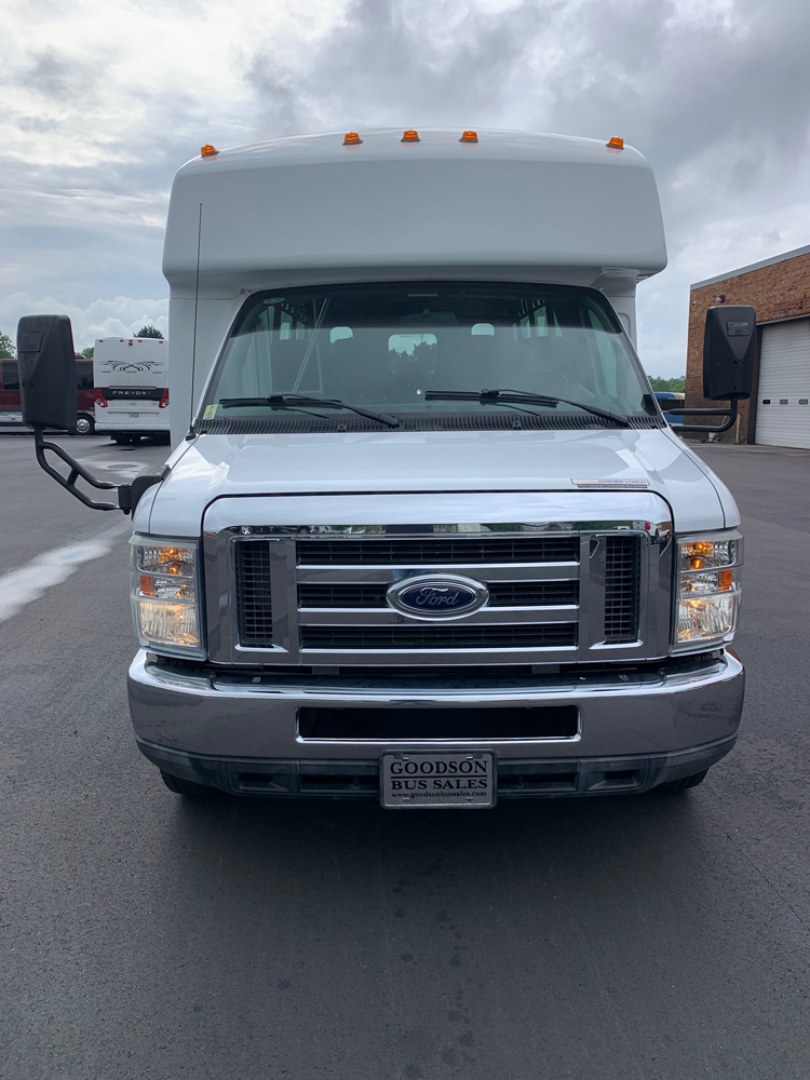 2010 Ford E450 with an V10 engine, Auto transmission, 0.000000, 0.000000 - 2010 Ford E-450 – Goshen Coach - 25 Passengers + Driver - 6.8L V10 Engine – Automatic - High Back Reclining Seats – Seat Belts -Electric Entrance Doors – Overhead Storage – Reading Lights – Front/Rear AC – Stainless Wheel Simulators,- Photo#8