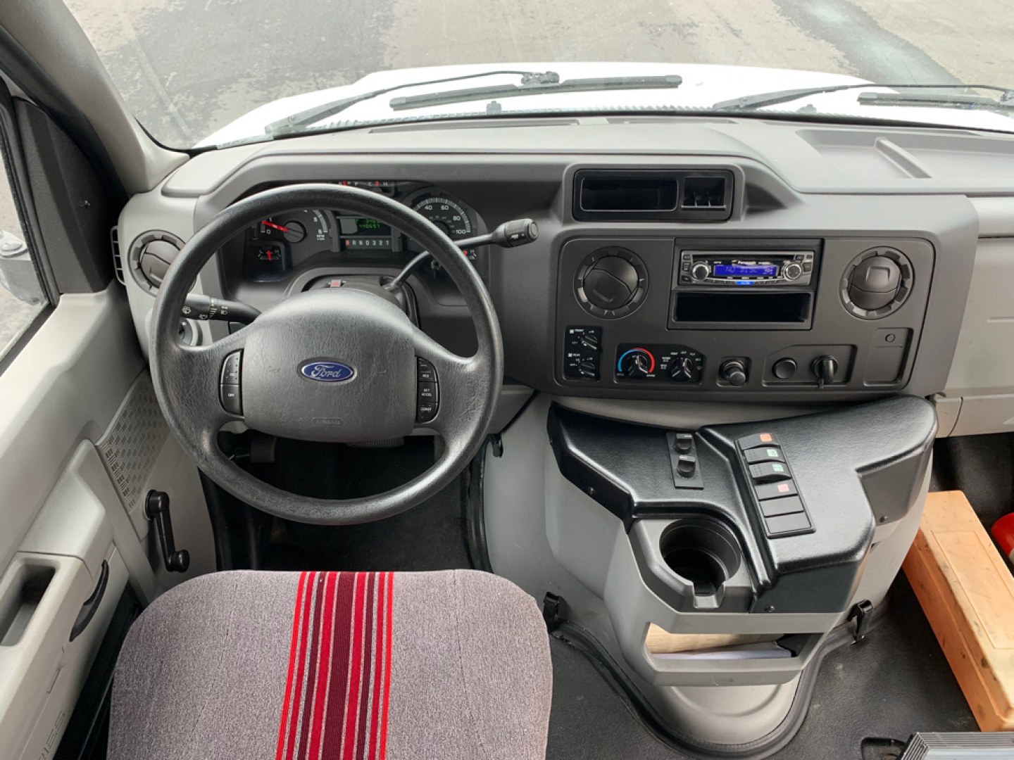 2010 Ford E450 with an V10 engine, Auto transmission, 0.000000, 0.000000 - 2010 Ford E-450 – Goshen Coach - 25 Passengers + Driver - 6.8L V10 Engine – Automatic - High Back Reclining Seats – Seat Belts -Electric Entrance Doors – Overhead Storage – Reading Lights – Front/Rear AC – Stainless Wheel Simulators,- Photo#11