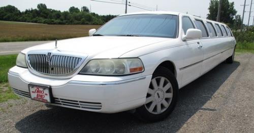 2004 Lincoln Town Car 