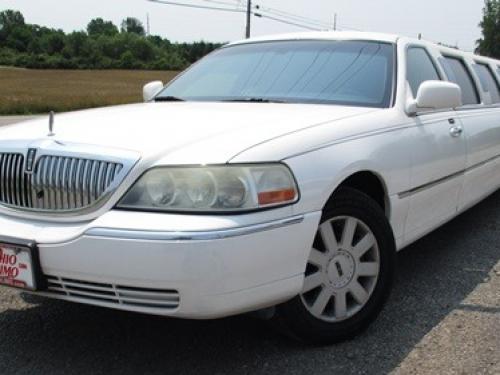 2004 Lincoln Town Car 