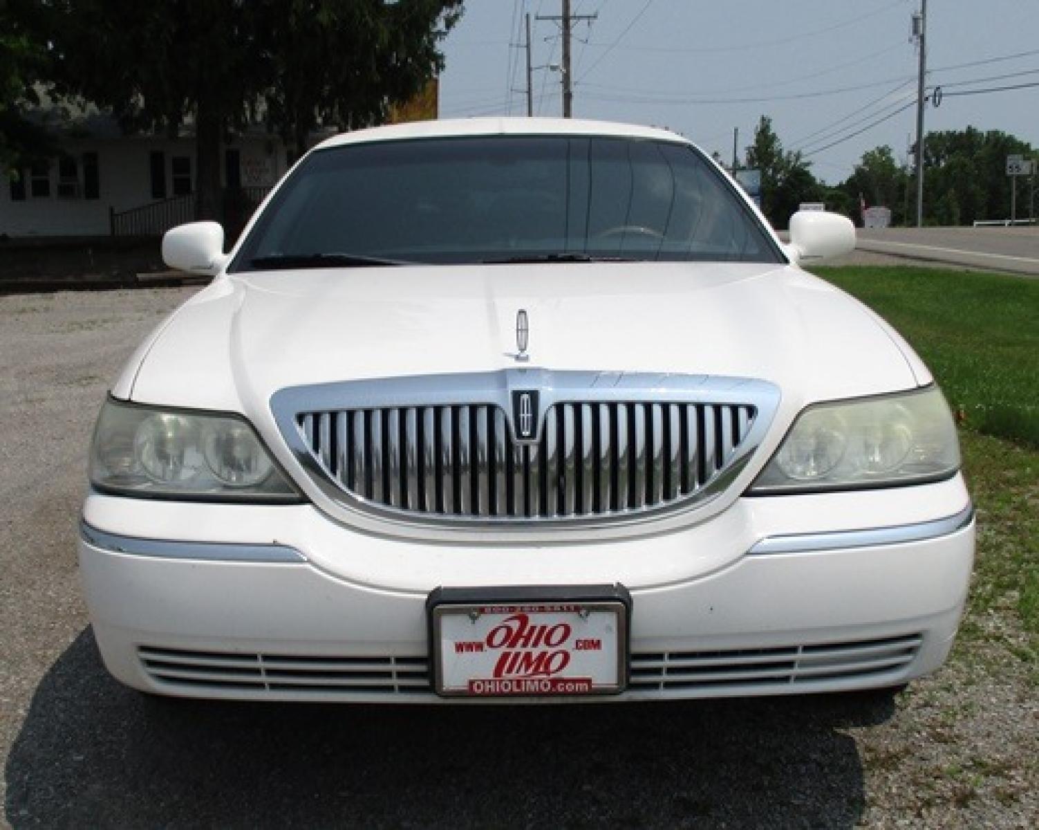 2004 White Lincoln Town Car (1LNHM83W44Y) with an 4.6-Liter 8 Cylinder Engine engine, located at 1725 US-68 N, Bellefontaine, OH, 43311, (937) 592-5466, 40.387783, -83.752388 - 2004 LINCOLN 180” SUPER STRETCH-ULTRA, White-Black Lth. J-Seat Int., Mirrored ceiling, AM-FM-CD-DVD-TV’s, bar w-champ-ice buckets & glassware, needs some exterior cosmetic workMAKE OFFER - Photo #2